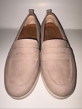Naturalizer Women's Taupe Textured Slip-On Loafers 8.5W